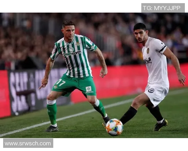 鸟栖红岩迎战东京FC全力争胜展现球队实力与斗志